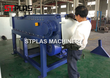 Recycling Crusher Plastic Shredder Machine For Pipe Fittings / Die Head Material